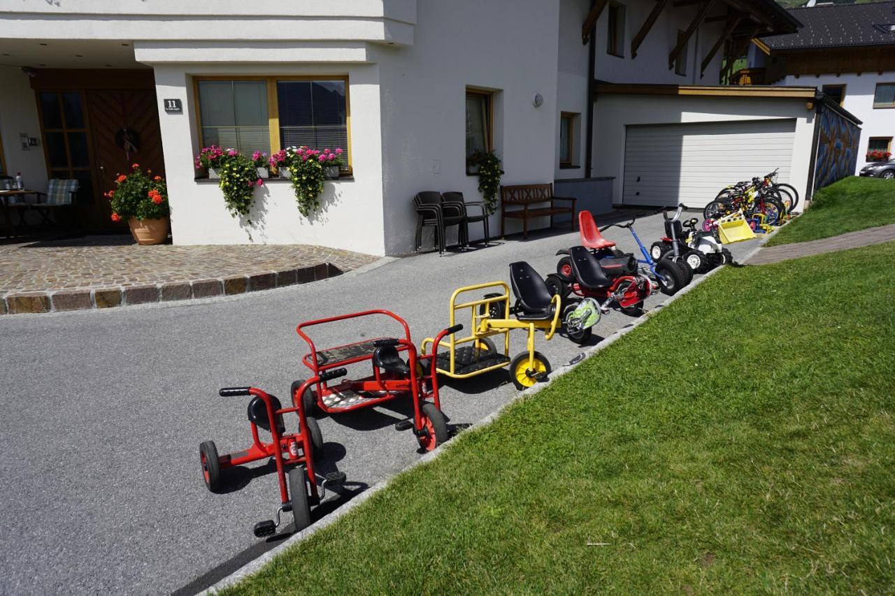 Apart-Hotel Alpinsonnenresidenz Fiss Bagian luar foto