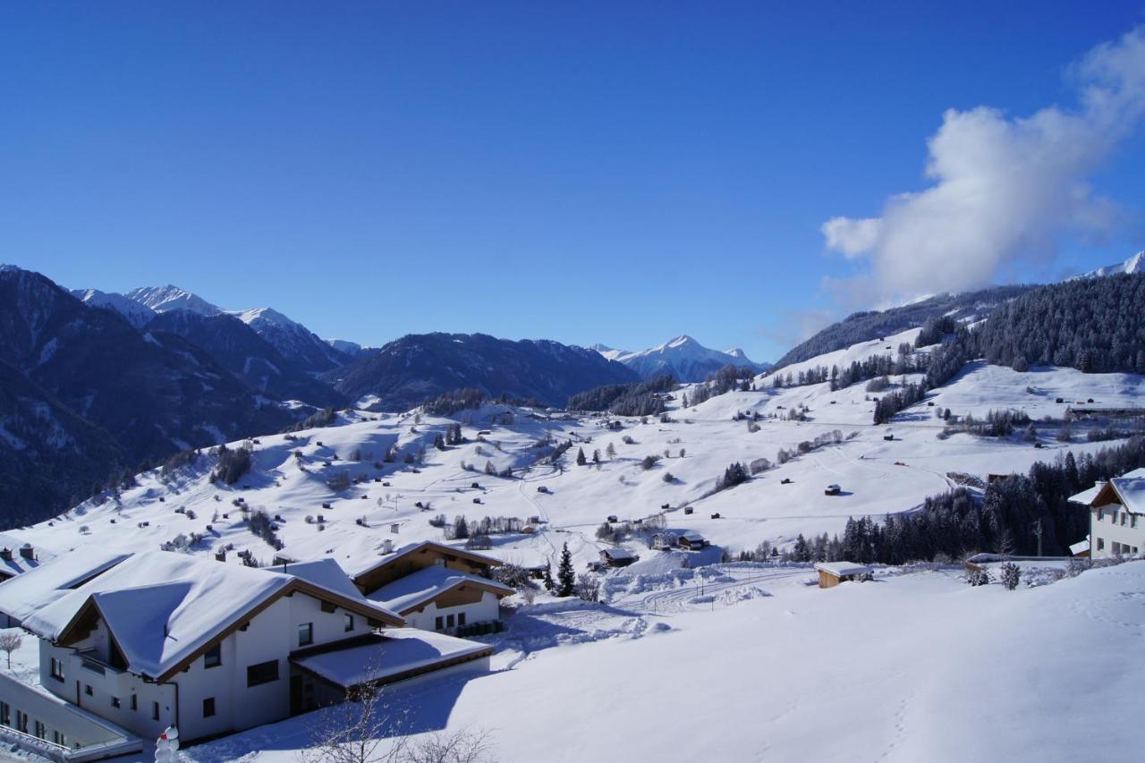 Apart-Hotel Alpinsonnenresidenz Fiss Bagian luar foto
